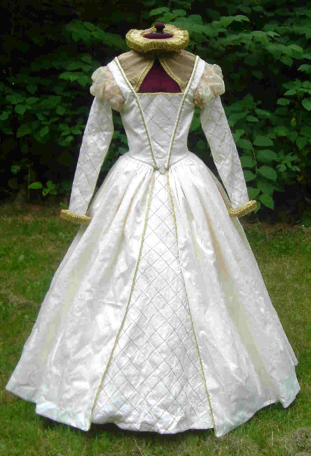 elizabethan wedding dresses photo - 1