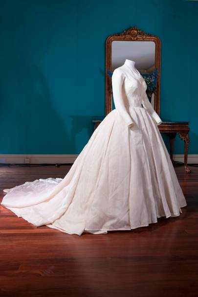 history of wedding dresses on a timeline photo - 1